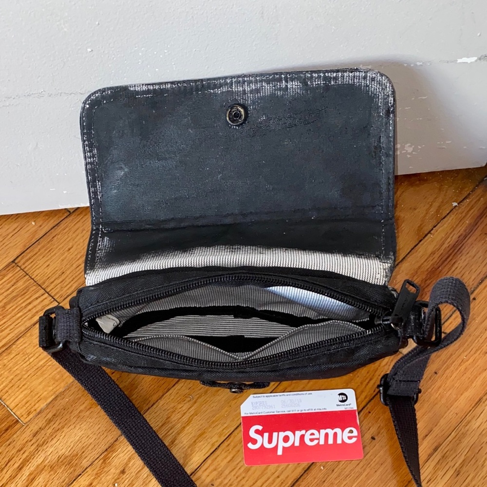 CARHARTT HAND-PAINTED ESSENTIAL CROSS BODY BAG - Picture 13 of 15